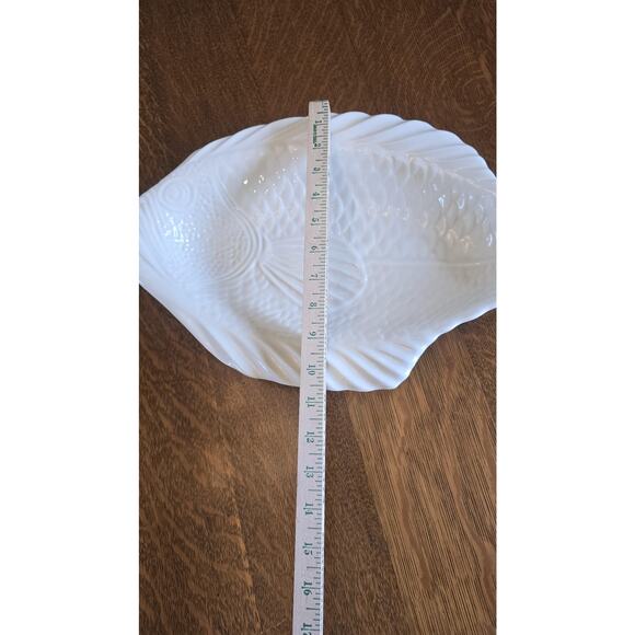 Large White Ceramic Fish Shaped Serving Platter Tray Coastal Nautical Decor - Picture 10 of 11